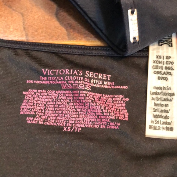 Bikini - Picture 2 of 2